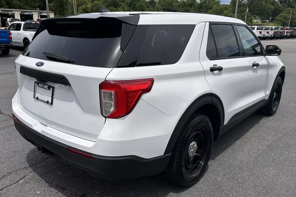 2022 Ford Explorer photo 1