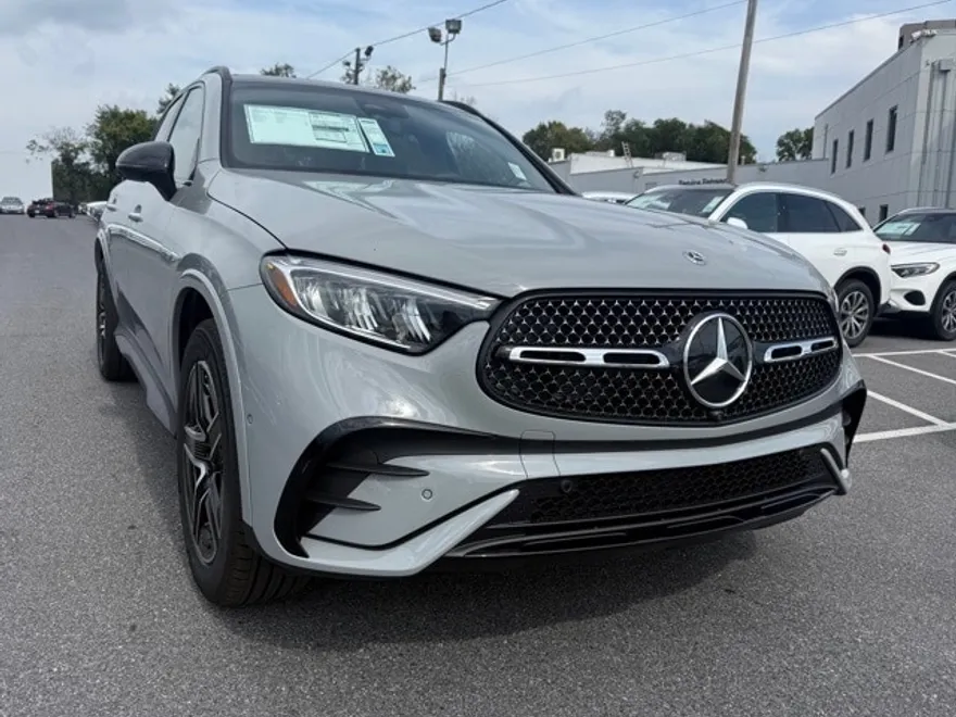 2026 Mercedes Benz GLC 300 4MATIC photo 1