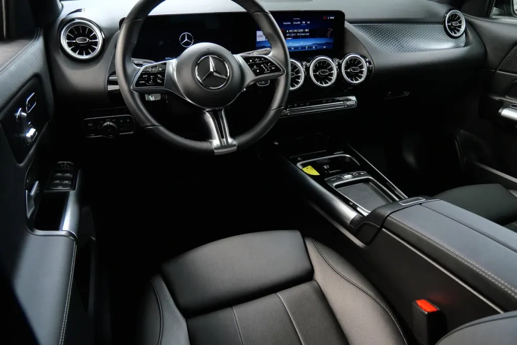 2025 Mercedes Benz GLA 250 4MATIC photo 1