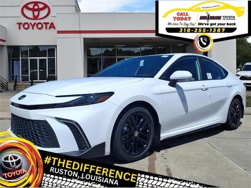 2025 Toyota Camry SE photo 1
