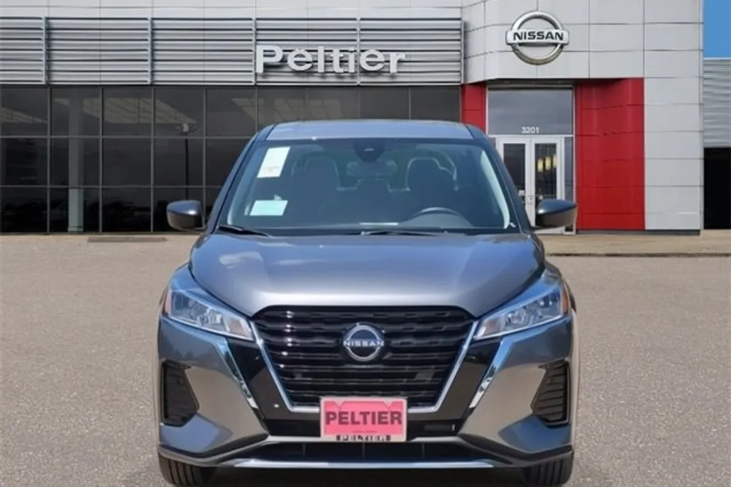 2025 Nissan Kicks Play S photo 1