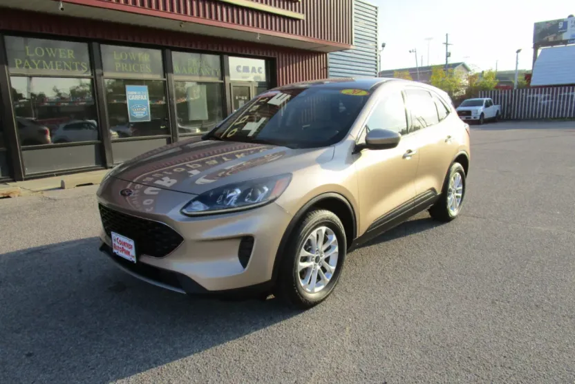 2020 Ford Escape SE photo 1