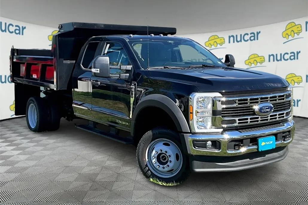 2024 Ford F-550 photo 1