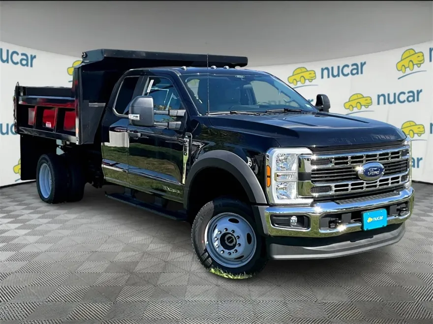 2024 Ford F-550 photo 1
