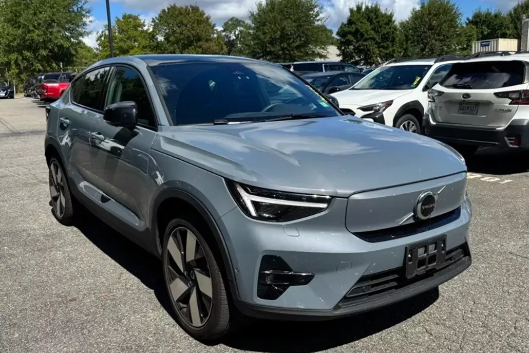 2023 Volvo C40 Recharge Ultimate photo 1