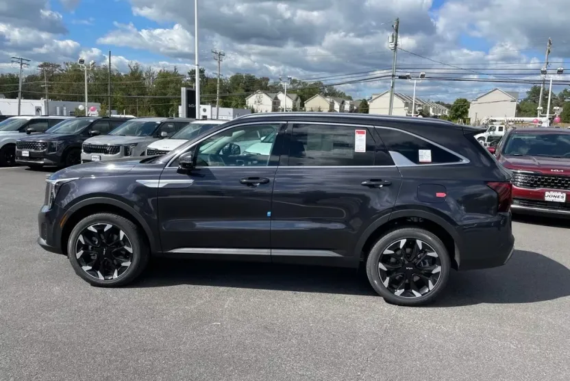 2026 Kia Sorento EX photo 1