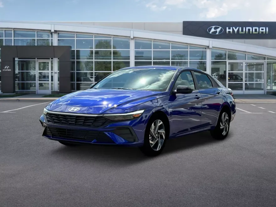 2025 Hyundai Elantra SEL Sport photo 1