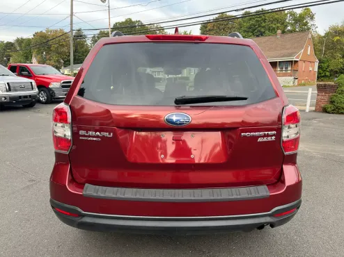 2016 Subaru Forester 2.5i Premium photo 4