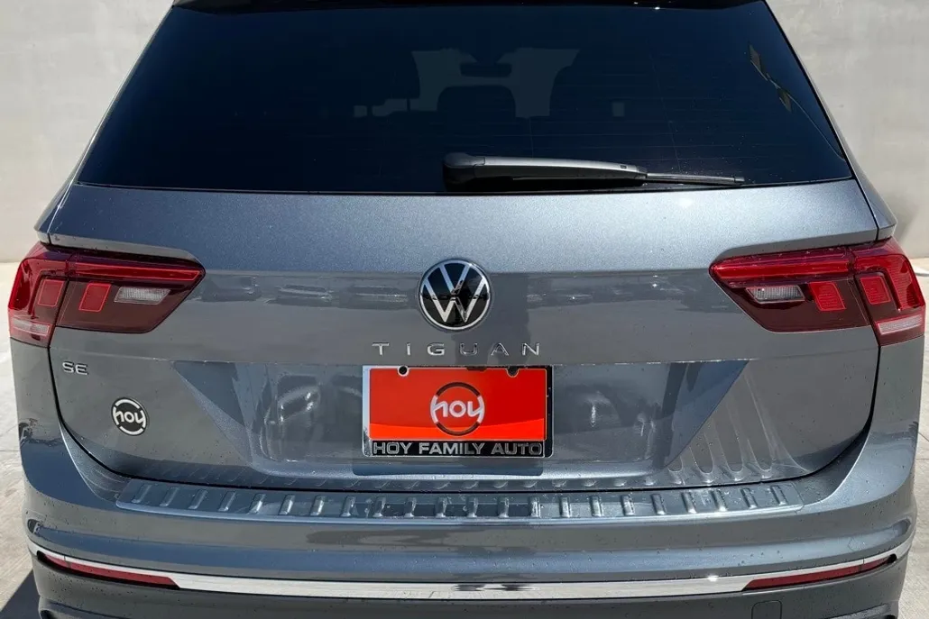 2024 Volkswagen Tiguan SE Wolfsburg Edition photo 1