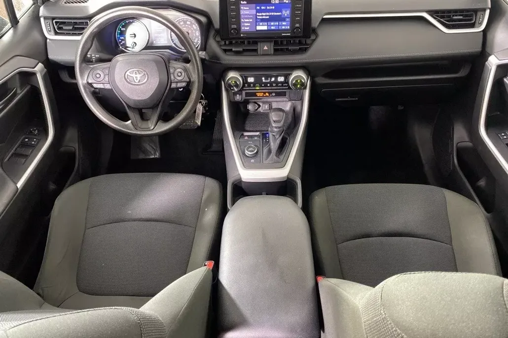 2022 Toyota RAV4 Hybrid LE photo 1
