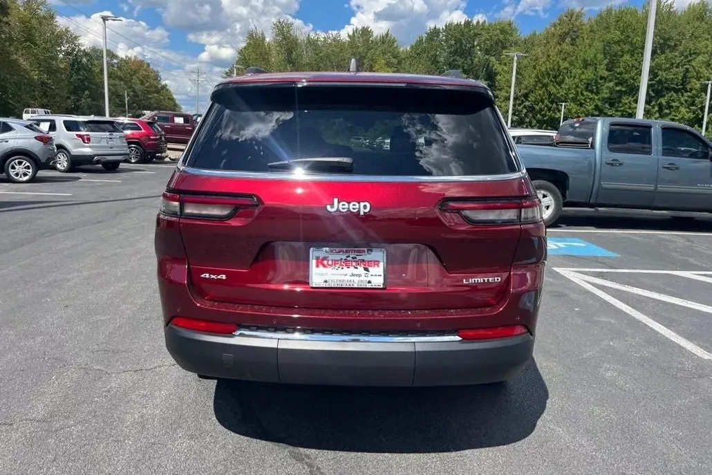 2025 Jeep Grand Cherokee Limited photo 1