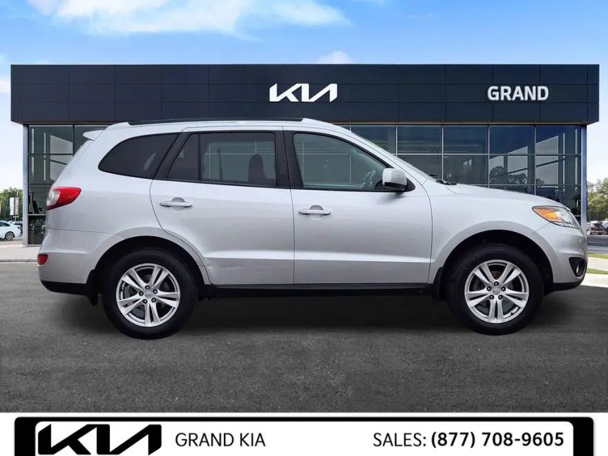 2012 Hyundai Santa Fe SE photo 1