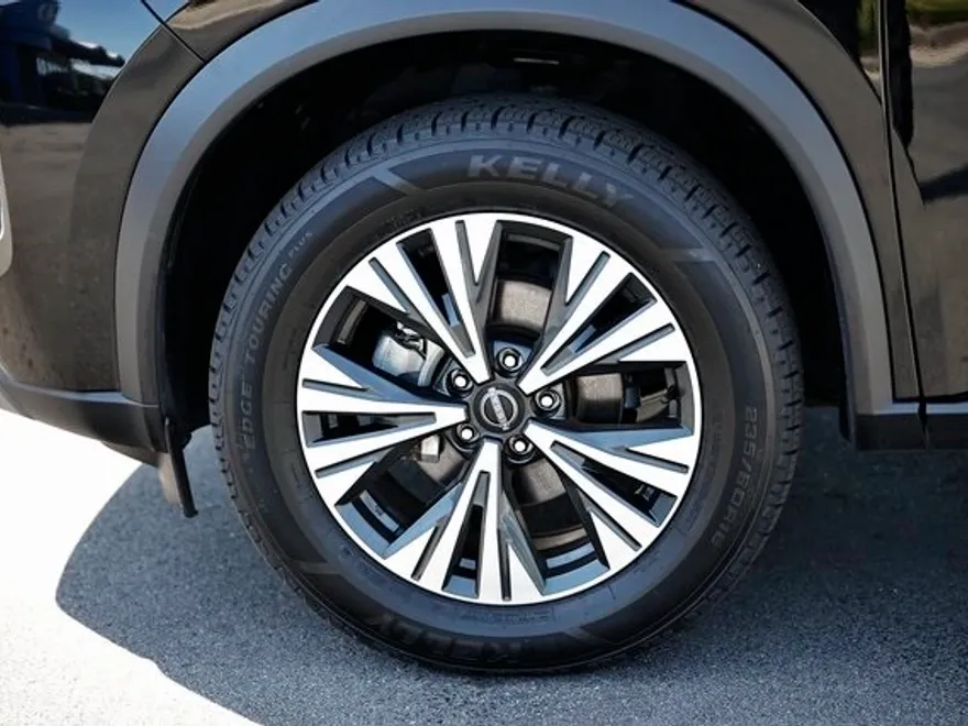 2023 Nissan Rogue SV photo 1