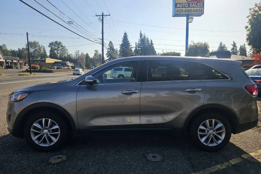 2016 Kia Sorento L photo 1