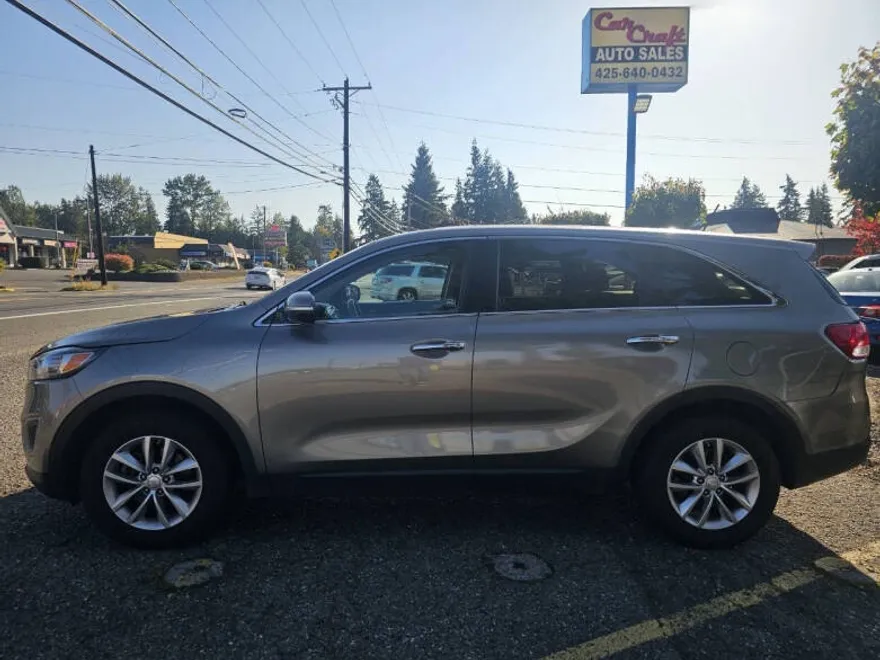 2016 Kia Sorento L photo 1