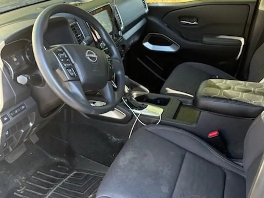 2022 Nissan Frontier SV photo 1