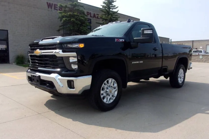 2024 Chevrolet Silverado 2500HD LT photo 1