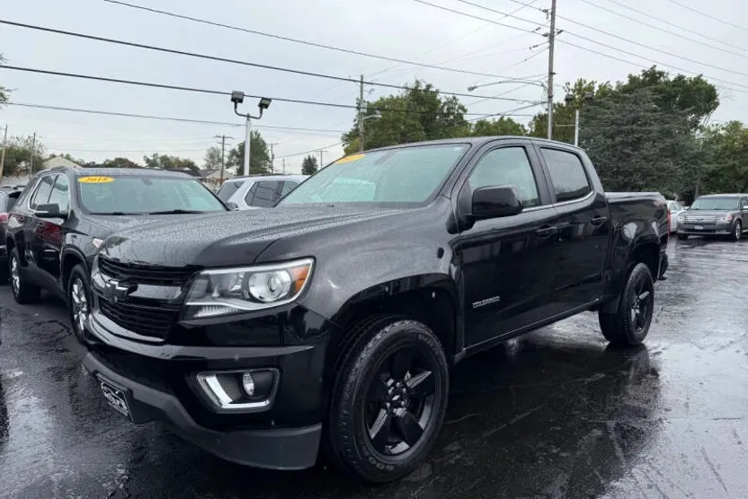 2017 Chevrolet Colorado LT photo 1