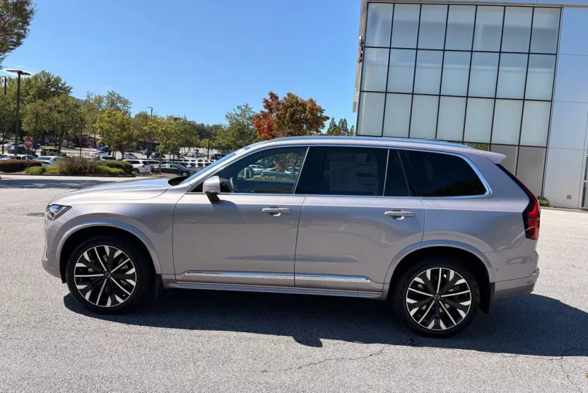 2026 Volvo XC90 Plus AWD photo 1