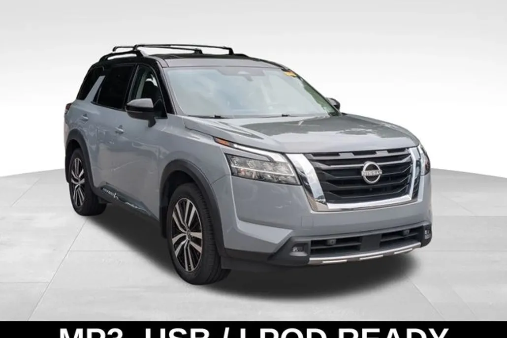 2024 Nissan Pathfinder Platinum photo 1