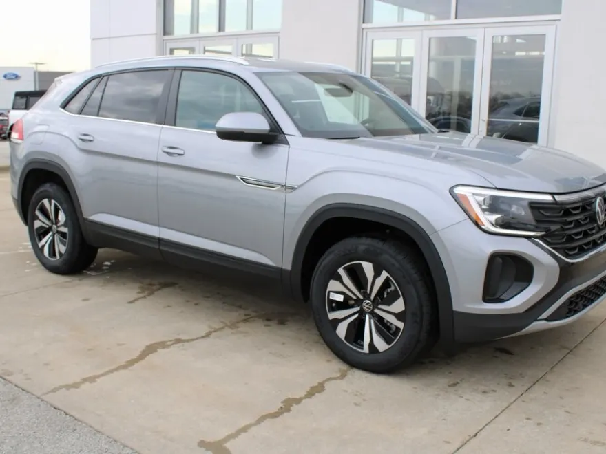 2025 Volkswagen Atlas Cross Sport SE photo 1