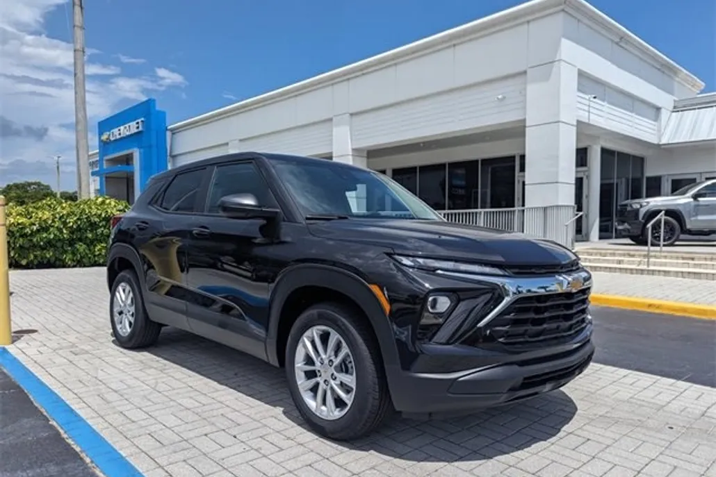 2026 Chevrolet Trailblazer LS photo 1
