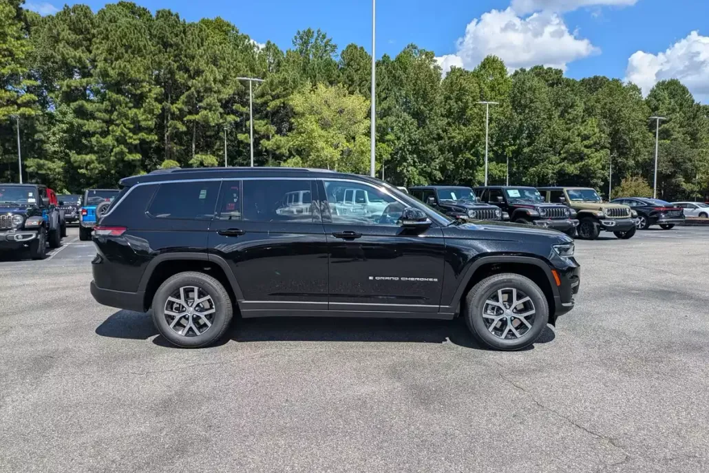 2025 Jeep Grand Cherokee Limited photo 1