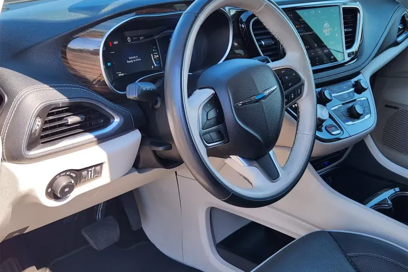 2021 Chrysler Pacifica Hybrid Limited photo 1