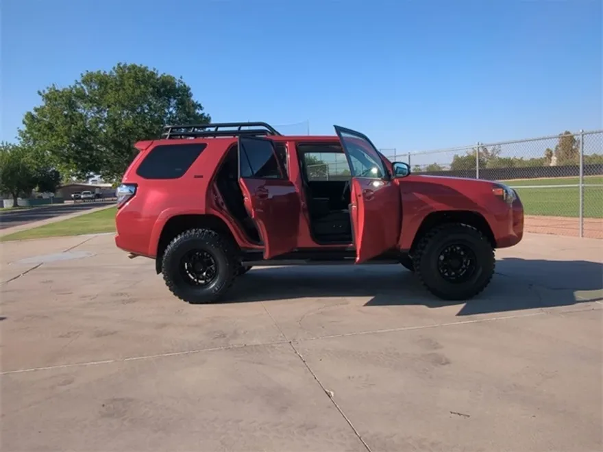2024 Toyota 4Runner SR5 Premium photo 1