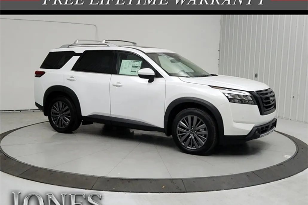 2025 Nissan Pathfinder SL photo 1