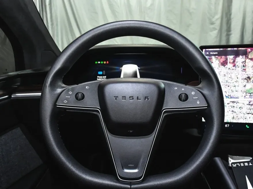 2024 Tesla Model X photo 23