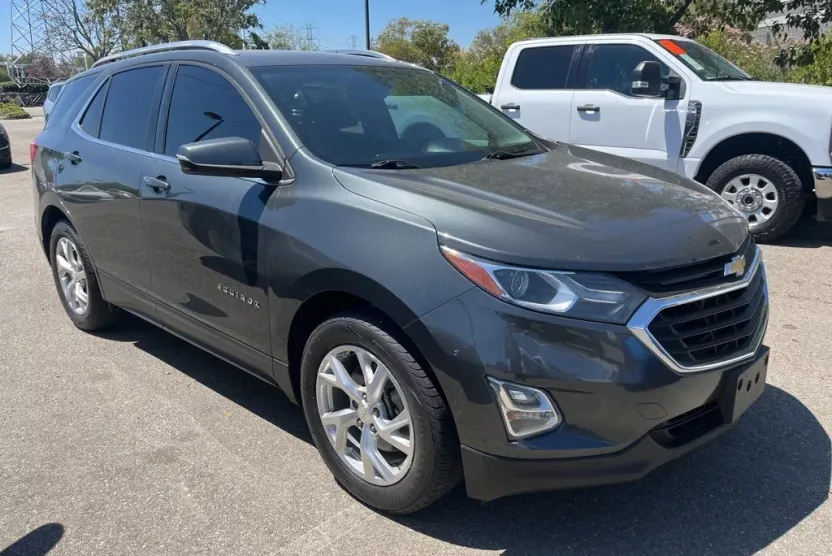 2019 Chevrolet Equinox LT photo 1
