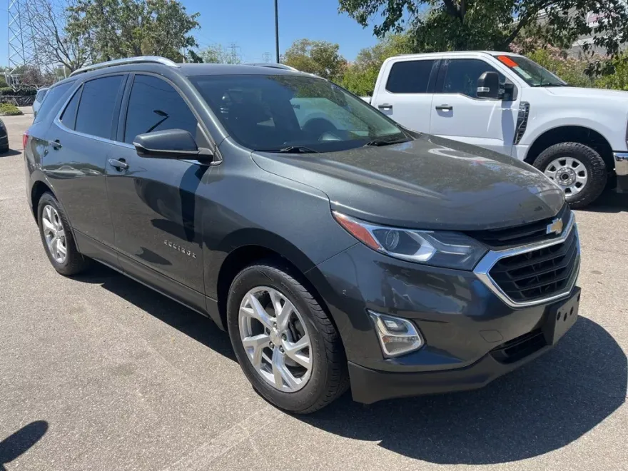 2019 Chevrolet Equinox LT photo 1
