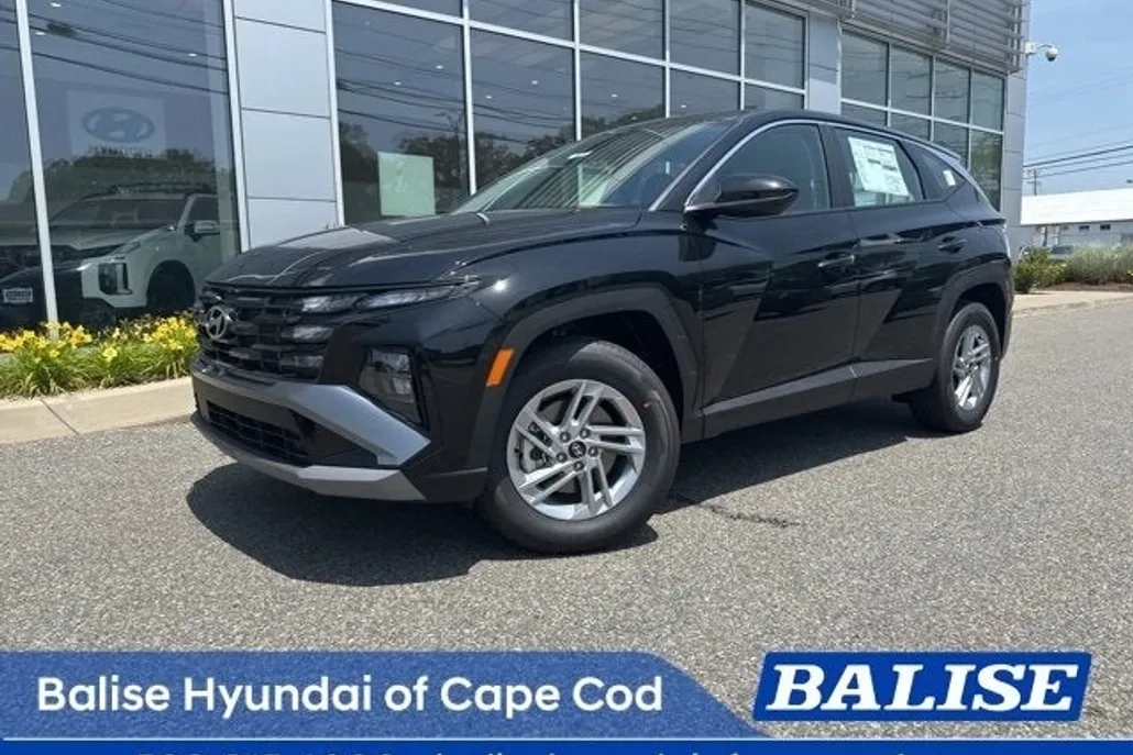2025 Hyundai Tucson SE photo 1