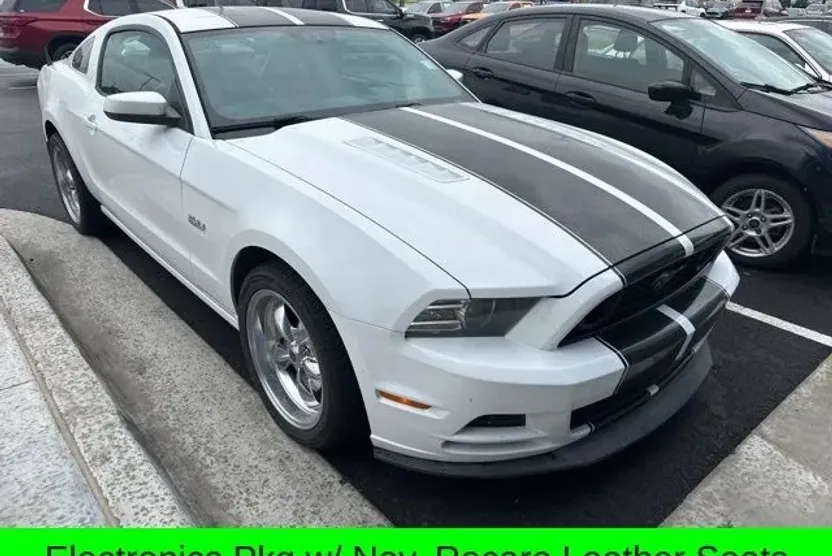 2014 Ford Mustang GT Premium photo 1