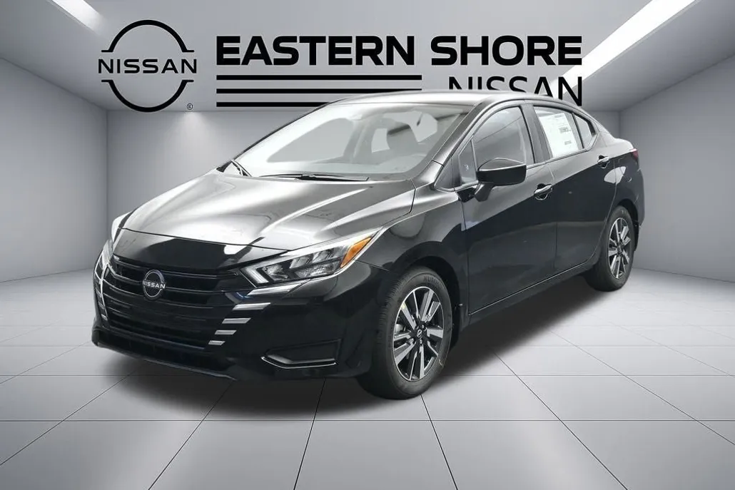 2025 Nissan Versa 1.6 SV photo 1