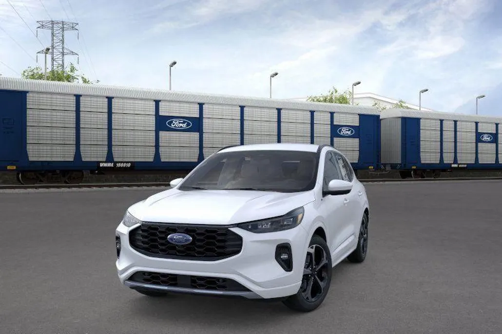 2025 Ford Escape ST-Line Elite photo 1