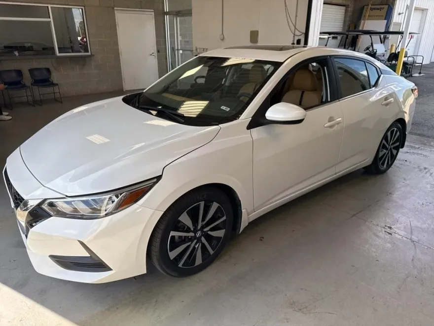 2022 Nissan Sentra SV photo 1