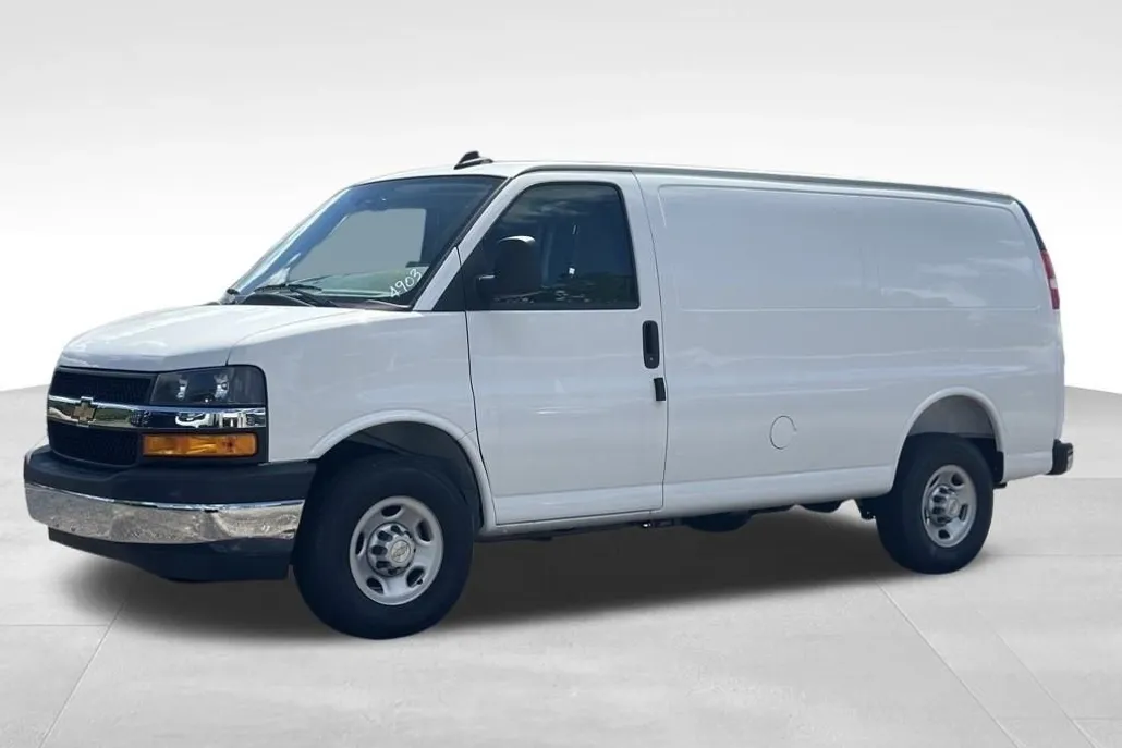 2025 Chevrolet Express Cargo 2500 photo 1