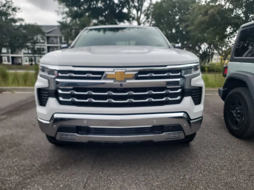 2023 Chevrolet Silverado 1500 LTZ photo 1
