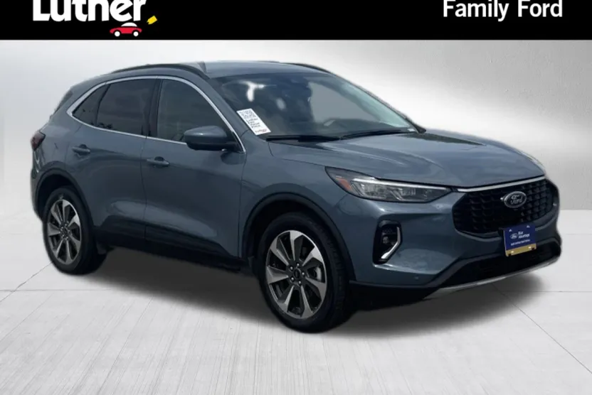 2023 Ford Escape ST-Line photo 1