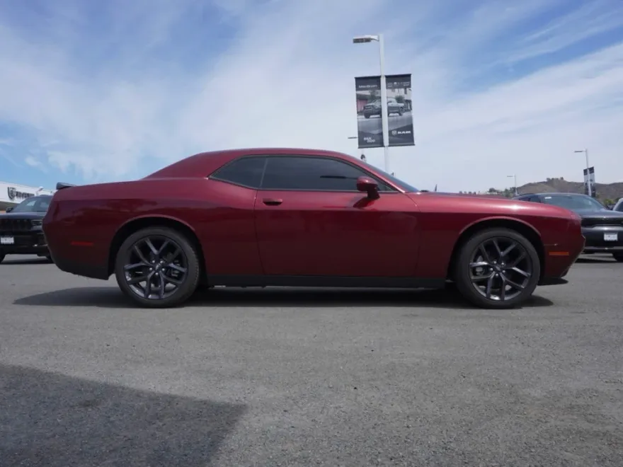2023 Dodge Challenger SXT photo 1