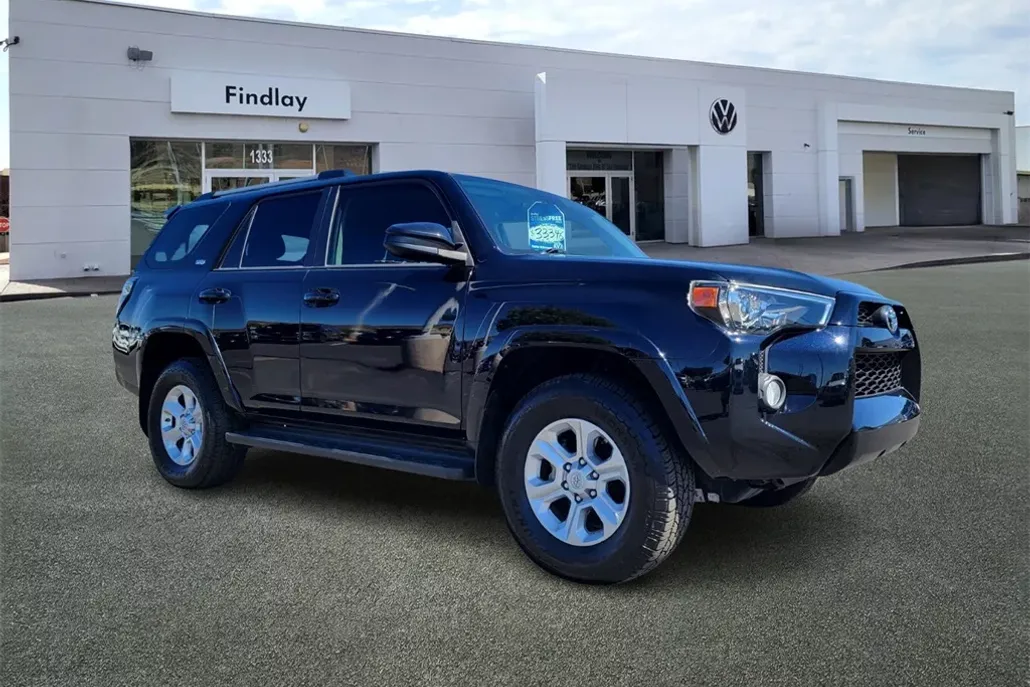 2019 Toyota 4Runner SR5 photo 1