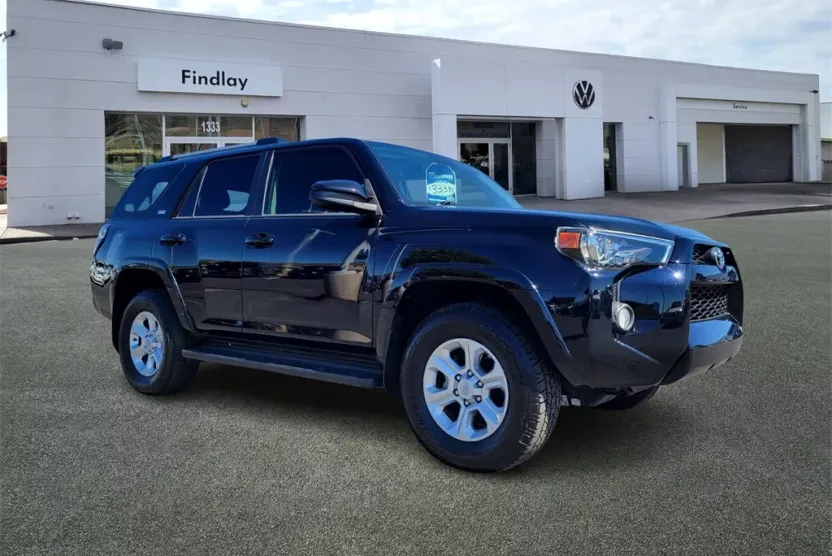 2019 Toyota 4Runner SR5 photo 1