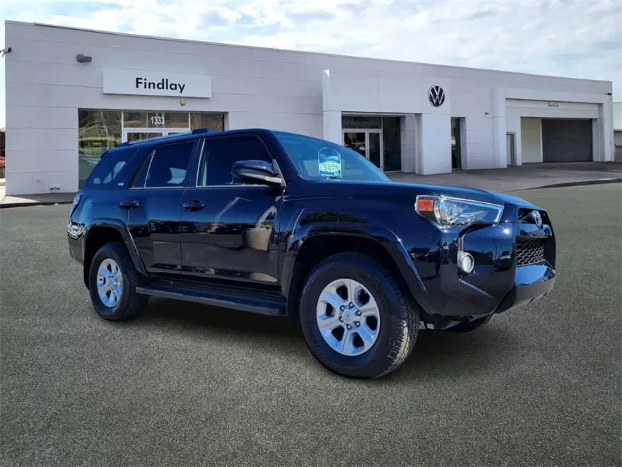2019 Toyota 4Runner SR5 photo 1
