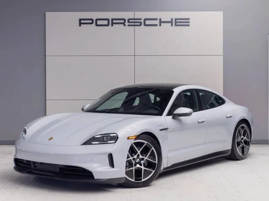 2025 Porsche Taycan photo 1