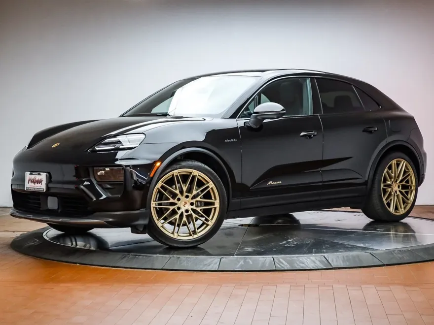 2025 Porsche Macan Electric photo 1