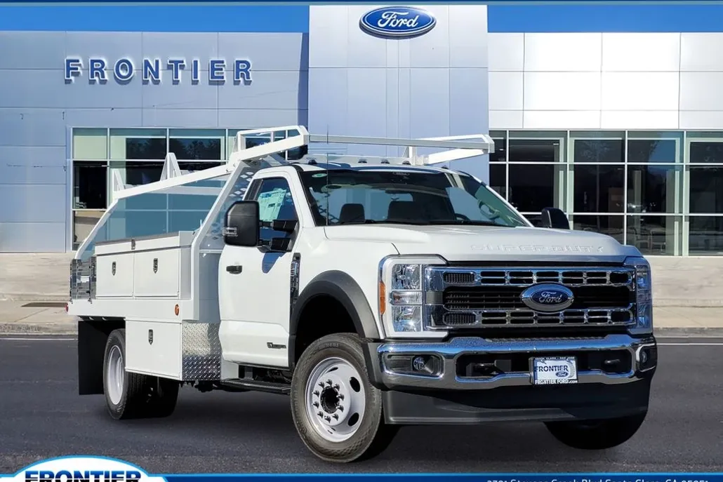 2024 Ford F-550 photo 1