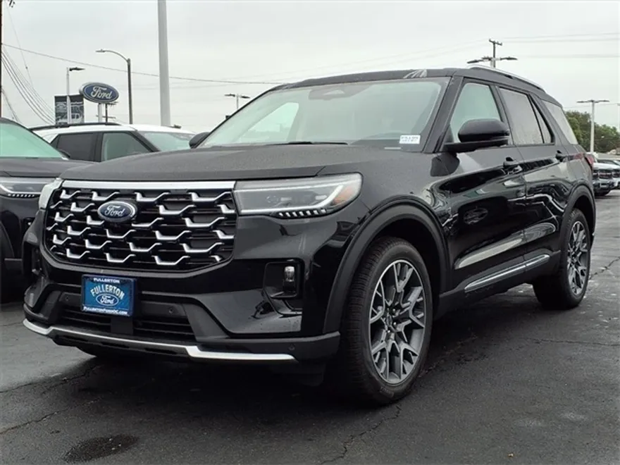 2025 Ford Explorer Platinum photo 1