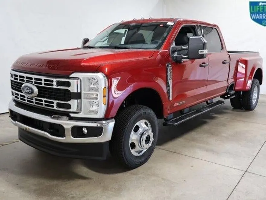 2026 Ford F-350 XLT photo 1